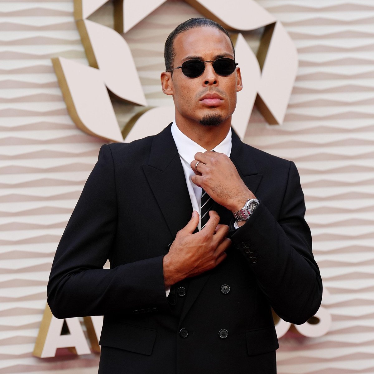 Liverpool's Mohamed Salah and Virgil van Dijk at the 2025 PFA Awards 🔴✨