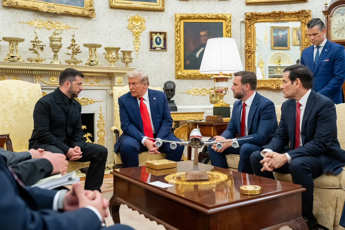 Vice President JD Vance (@vp) on Twitter photo Vice President Vance and <a href="/POTUS/">President Donald J. Trump</a> met with <a href="/ZelenskyyUa/">Volodymyr Zelenskyy / ะะพะปะพะดะธะผะธั ะะตะปะตะฝััะบะธะน</a> at the White House yesterday to discuss a pathway to peace in Eastern Europe. Vice President Vance and <a href="/POTUS/">President Donald J. Trump</a> met with <a href="/ZelenskyyUa/">Volodymyr Zelenskyy / ะะพะปะพะดะธะผะธั ะะตะปะตะฝััะบะธะน</a> at the White House yesterday to discuss a pathway to peace in Eastern Europe.