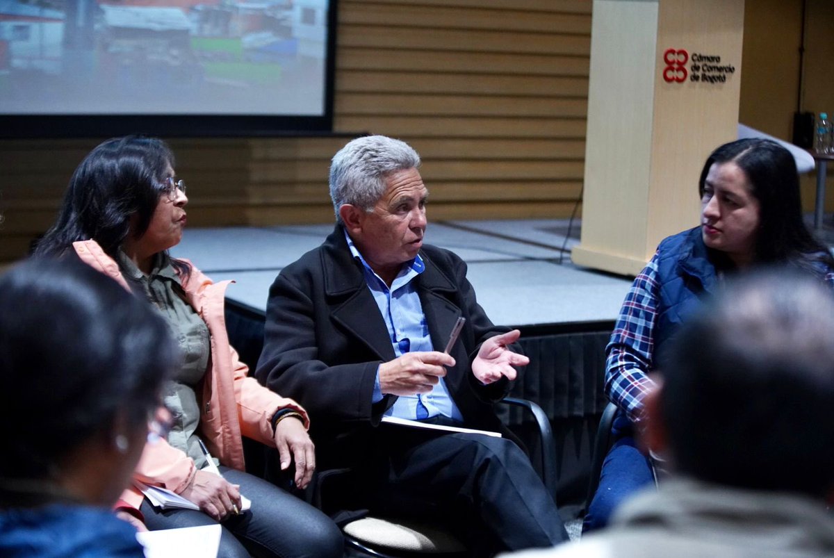 Trabajar en la mejora del servicio al cliente es avanzar hacia una <a href="/Bogota/">Alcaldía de Bogotá</a> más amable, accesible e inclusiva. Nuestros guías son embajadores de ciudad y protagonistas de la experiencia turística.

Además, presentamos una ruta de formación con universidades como la <a href="/UniversidadEan/">Universidad Ean</a>