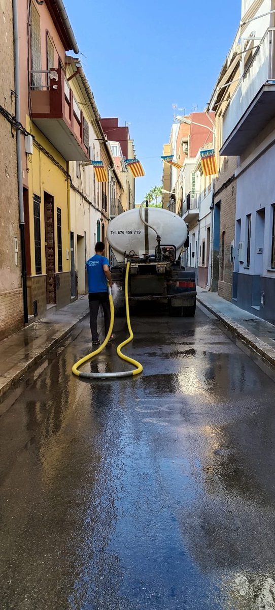 facebook.com/share/p/1HivMw…               ✨ FESTES FOIOS 2025 ✨
Hui deixem enrere l’olor apólvora, els actes religiosos, els sopars populars, les orquestres. S’han acabat les festes!