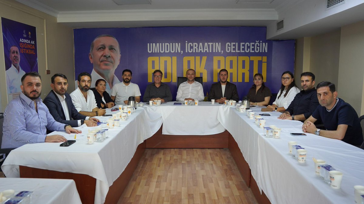 AK Parti Beyoğlu (@akbeyoglu) on Twitter photo İlçe Başkanımız <a href="/kasimfirat/">Kasım Fırat</a> riyasetinde, İlçe Koordinatörümüz <a href="/ahmet_keserci/">Av. Ahmet KESERCİ</a> ‘nin katılımıyla haftalık olağan Yürütme ve Yönetim Kurulu Toplantımızı gerçekleştirdik. Hayırlara vesile olsun.
#AKPartiBeyoglu
#AKPartiİstanbul İlçe Başkanımız <a href="/kasimfirat/">Kasım Fırat</a> riyasetinde, İlçe Koordinatörümüz <a href="/ahmet_keserci/">Av. Ahmet KESERCİ</a> ‘nin katılımıyla haftalık olağan Yürütme ve Yönetim Kurulu Toplantımızı gerçekleştirdik. Hayırlara vesile olsun.
#AKPartiBeyoglu
#AKPartiİstanbul