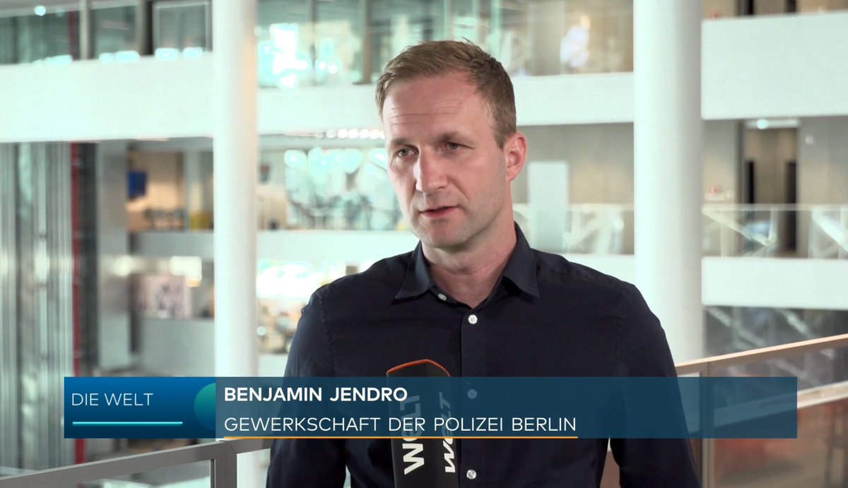 „In diesem Kauderwelsch-Weltuntergangspamphlet wurde mal wieder alles zusammengewürfelt, um irgendwie Straftaten zu legitimieren“
<a href="/Djeron7/">Benjamin Jendro</a> gestern bei <a href="/welt/">WELT</a> zu Linksextremisten, die Villenviertel in Grunewald ins Visier nehmen t1p.de/cud3j