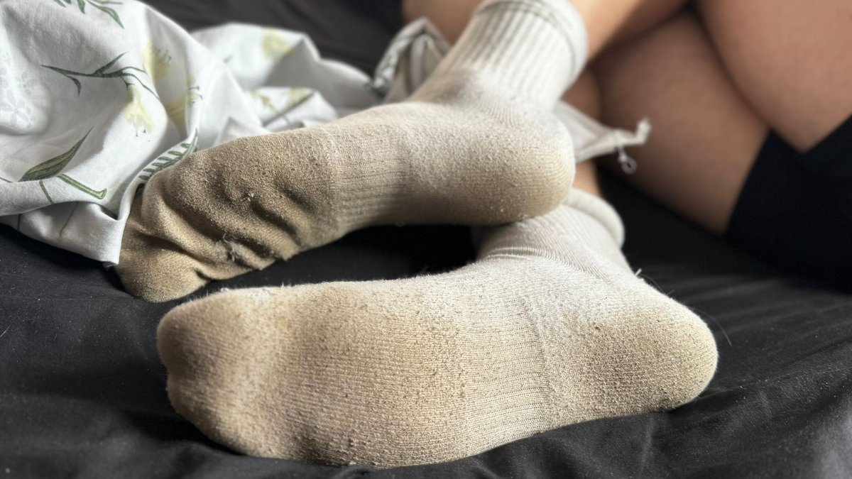 Size15DomNE's tweet image. Week 3 of wearing this pair and they absolutely reek!!
DM if you want them to to yours