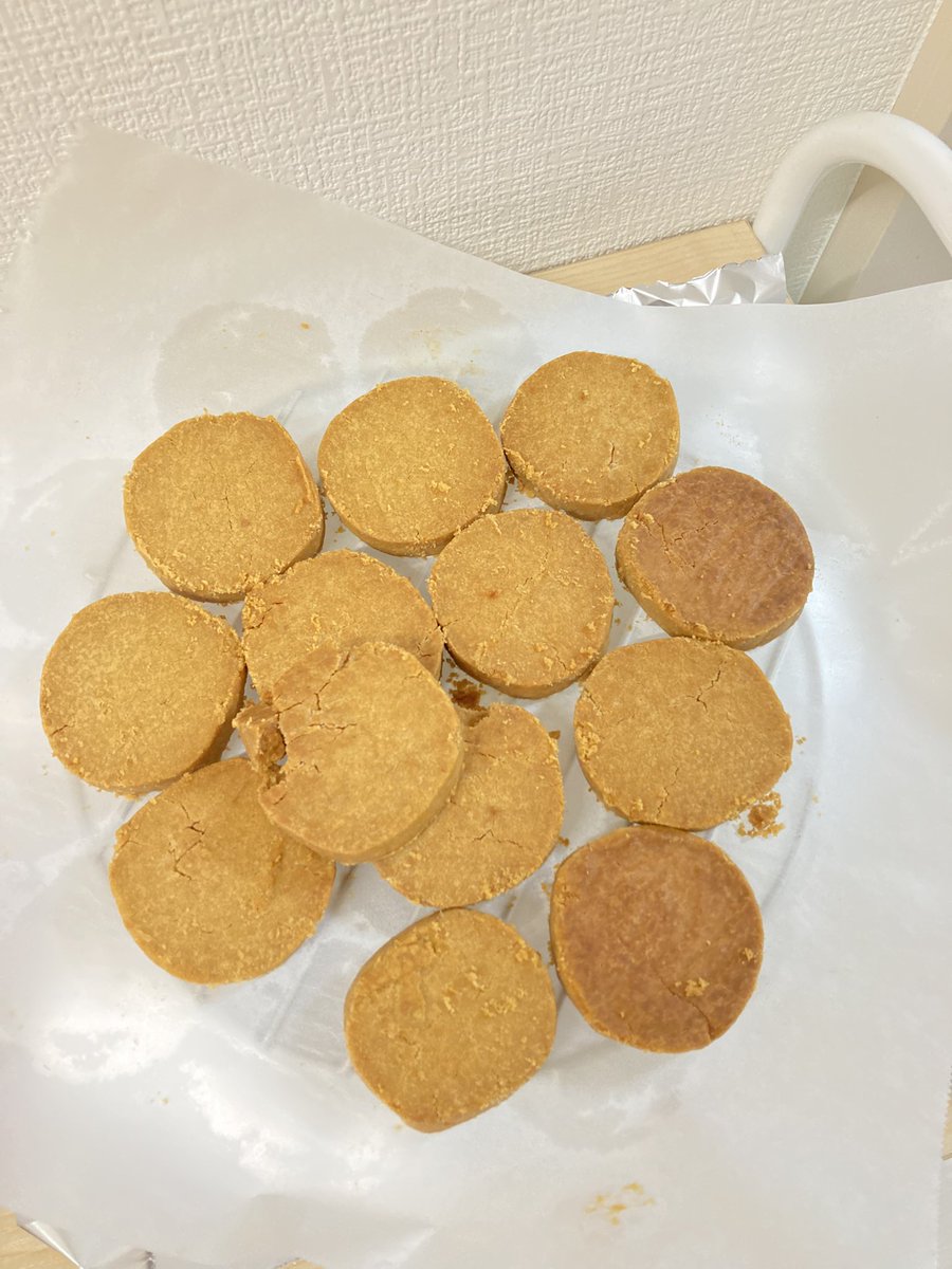 Harinezu_33's tweet photo. 誕生日だったので、ずっとやってみたかった米粉シリーズのお菓子作った☺️ https://t.co/LLshY083xf