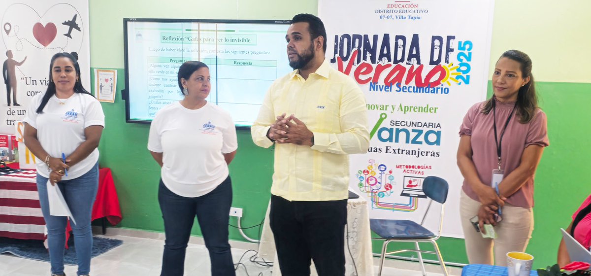 👉 Rodolfo Martín Cruz Martínez, director del Distrito Educativo de Villa Tapia, motivó a los docentes que participan en la Jornada Formativa Verano 2025, destacando su esfuerzo y compromiso con la educación. ✏️📚✨
 #VillaTapia 
<a href="/EducacionRDo/">Ministerio Educación RD</a> 
<a href="/LMDECAMPS/">Luis Miguel De Camps</a> 
<a href="/regional7mineRD/">Regional 07 MINERD</a>