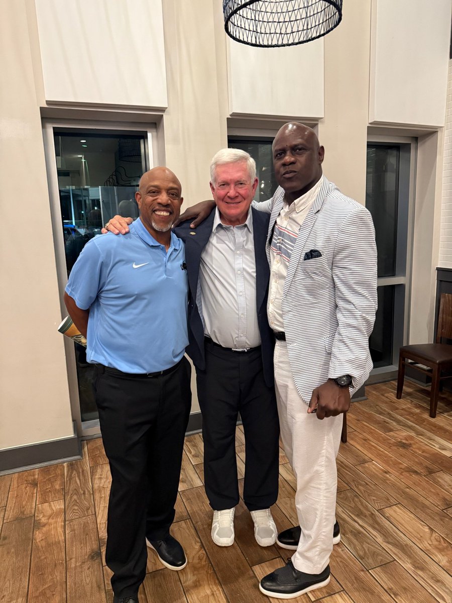 Coach McKinley tweet media