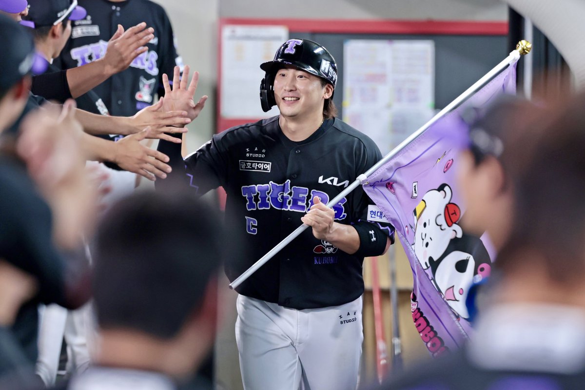 You're made of star-stuff.
And we're made of NA-STAR.

경기를 뒤집은 주장의 스리런⭐️⭐️⭐️