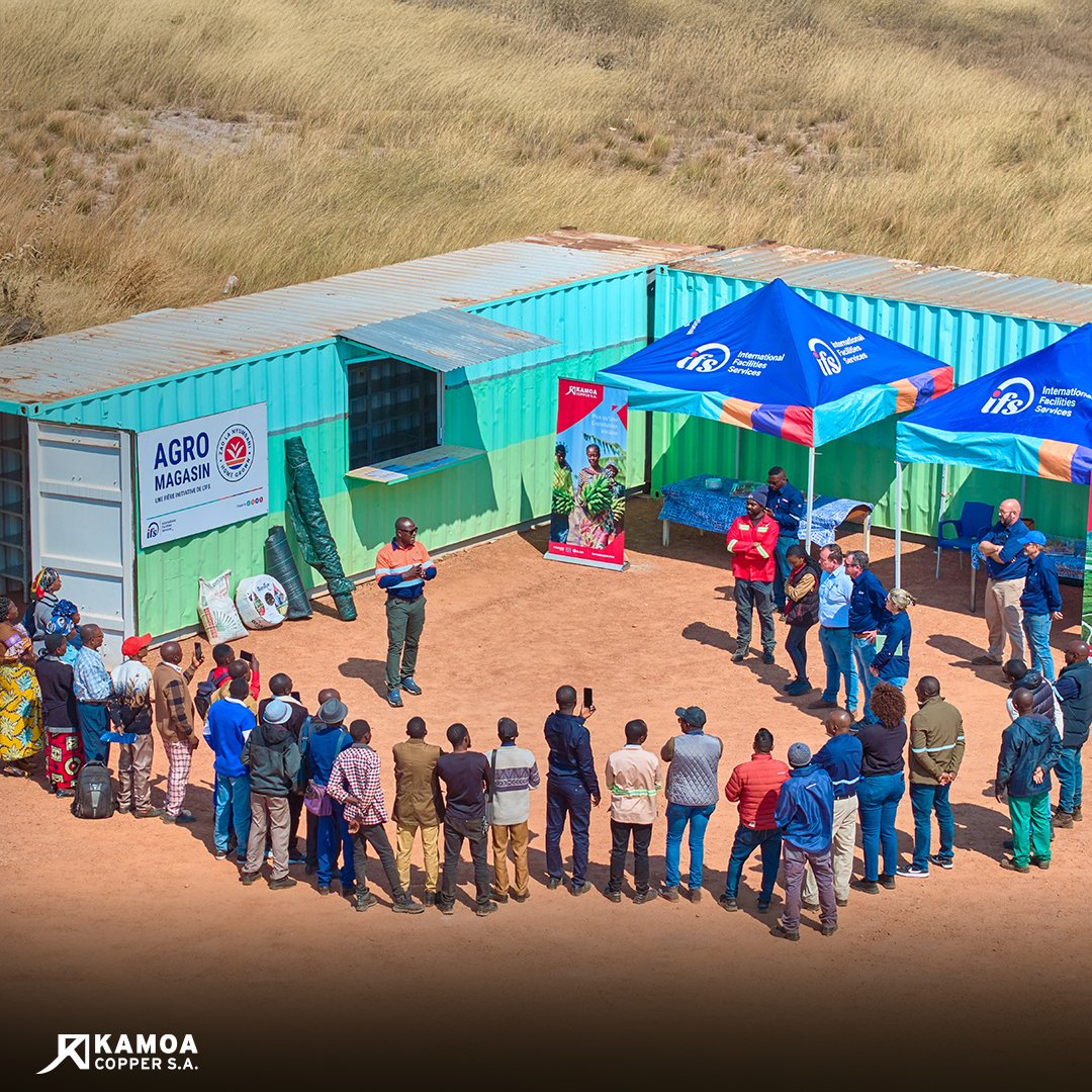kamoa_copper_sa's tweet image. Améliorer l’agriculture dans les communautés

Chez Kamoa Copper, nous savons que l’impact véritable commence par l’écoute. À travers des échanges réguliers avec les agriculteurs locaux, nous avons entendu leurs préoccupations : chaînes d’approvisionnement peu fiables, qualité…