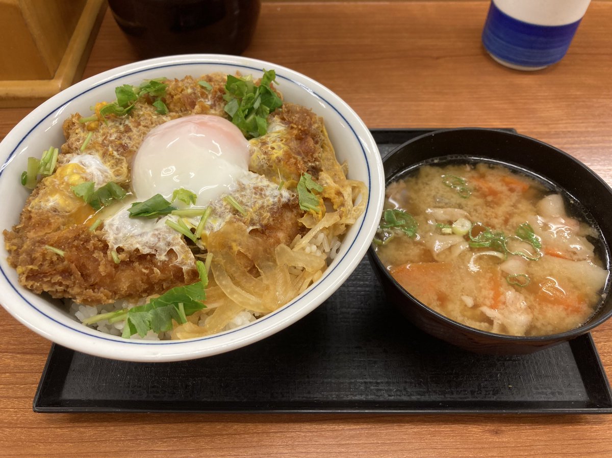 今日も活動後の遅めの夕飯