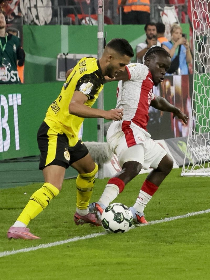 Rot-Weiss Essen verurteilt Rassismus und wünscht Yan Couto eine schnelle Genesung 🙏🏻

💬 RWE-Vorstand Alexander Rang: „Als Verein stehen wir klar an der Seite unseres Spielers und werden uns weiterhin mit aller Kraft gegen Rassismus einsetzen.“

Zum Statement: 📲
