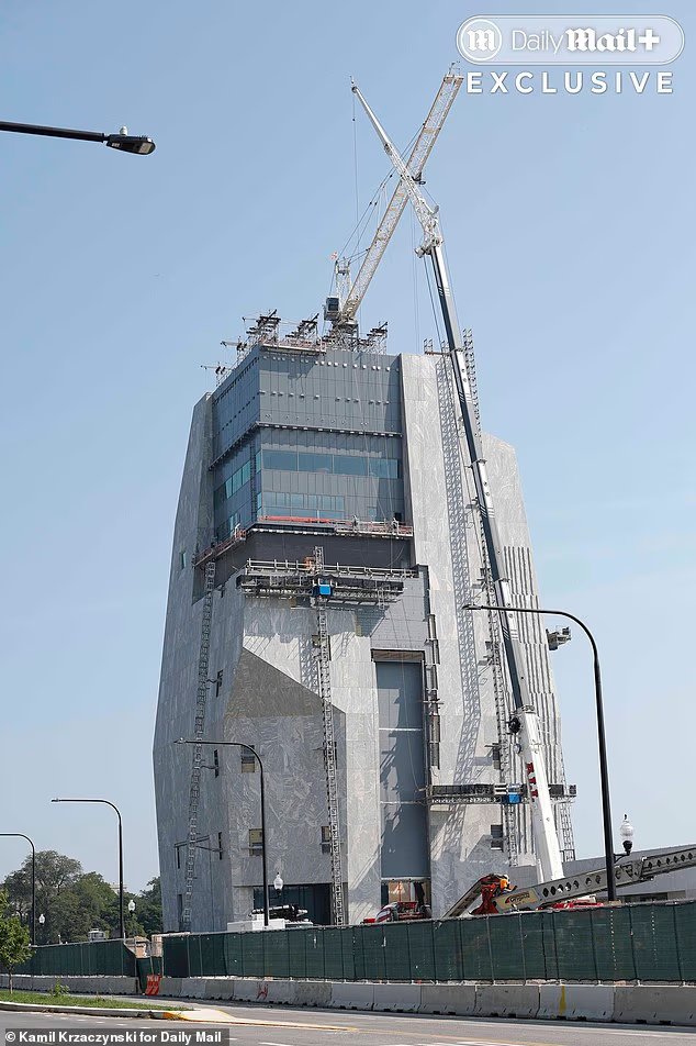 micsolana's tweet image. ???