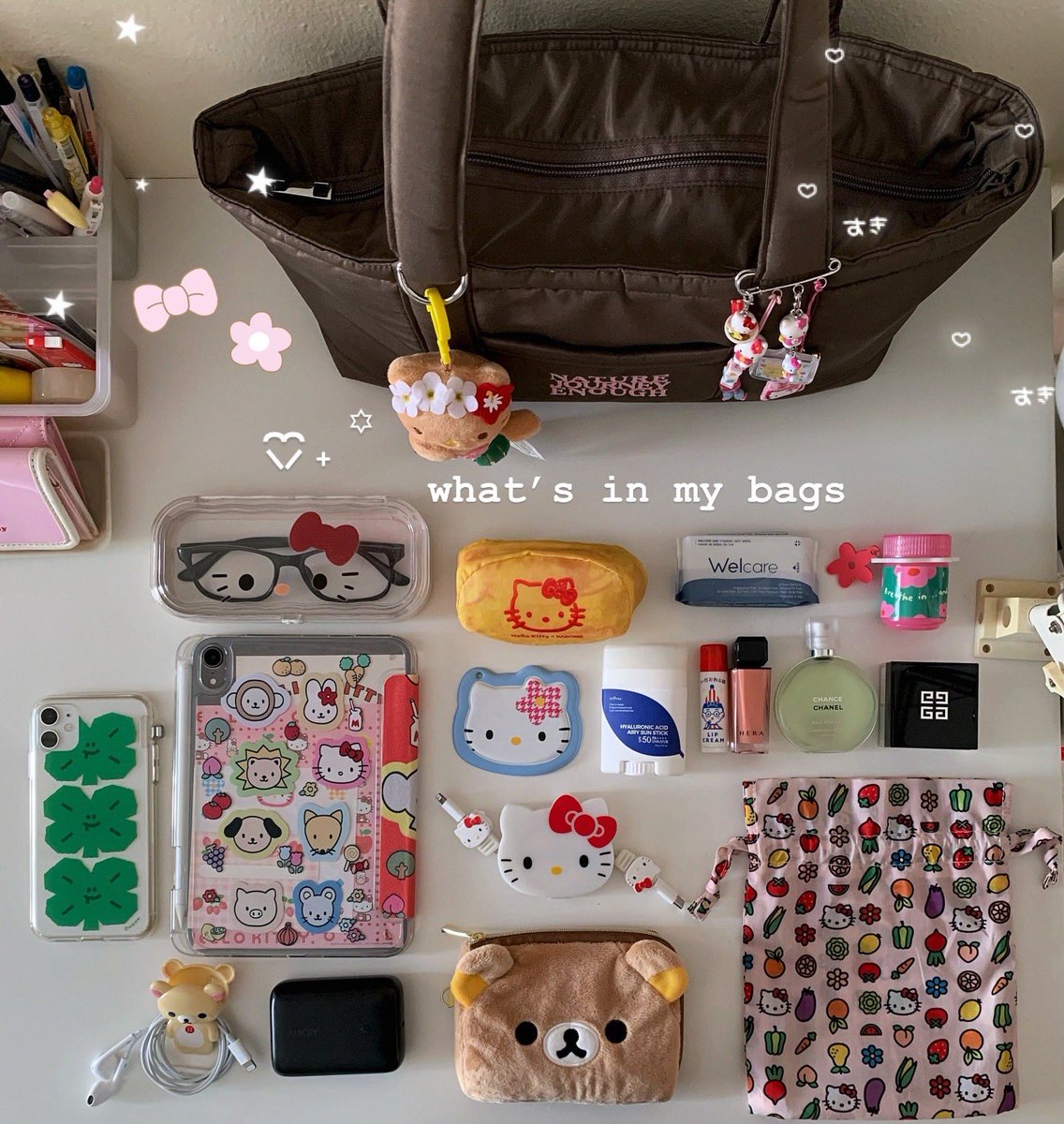 marauisxx's tweet image. What’s in my bag 💼💭
: leafenlife