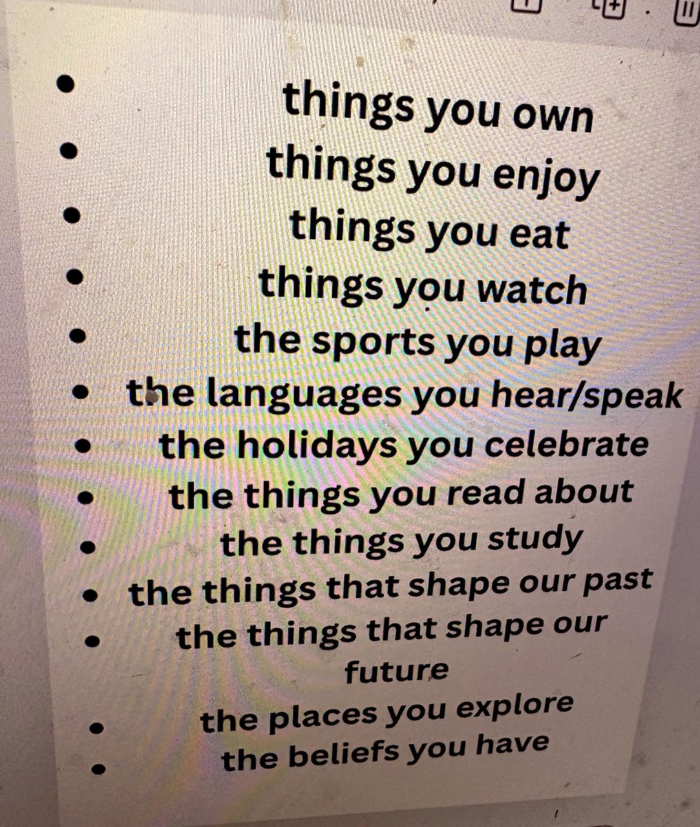 L A U R A 🌍 tweet media