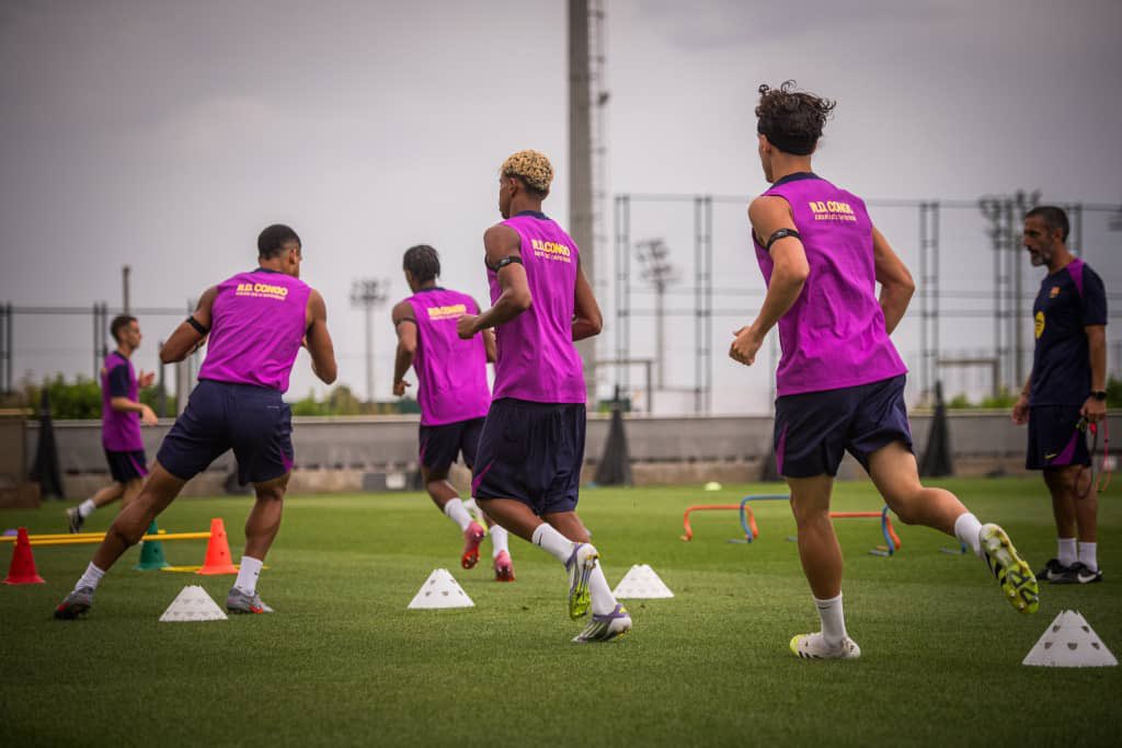 Gauthier Sey (@seygauthier11) on Twitter photo C est officiel,R.D. Congo au cœur de l’Afrique, sur le maillot entraînement de <a href="/FCB_Fra/">FC Barcelone 🇫🇷</a> C est officiel,R.D. Congo au cœur de l’Afrique, sur le maillot entraînement de <a href="/FCB_Fra/">FC Barcelone 🇫🇷</a>