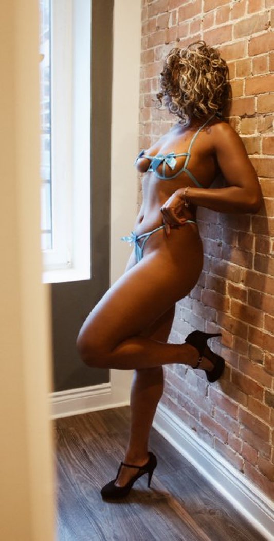 gm lovers ☀️

can’t wait to see you tn in the west <a href="/HushClub_Ottawa/">Hush Club</a>