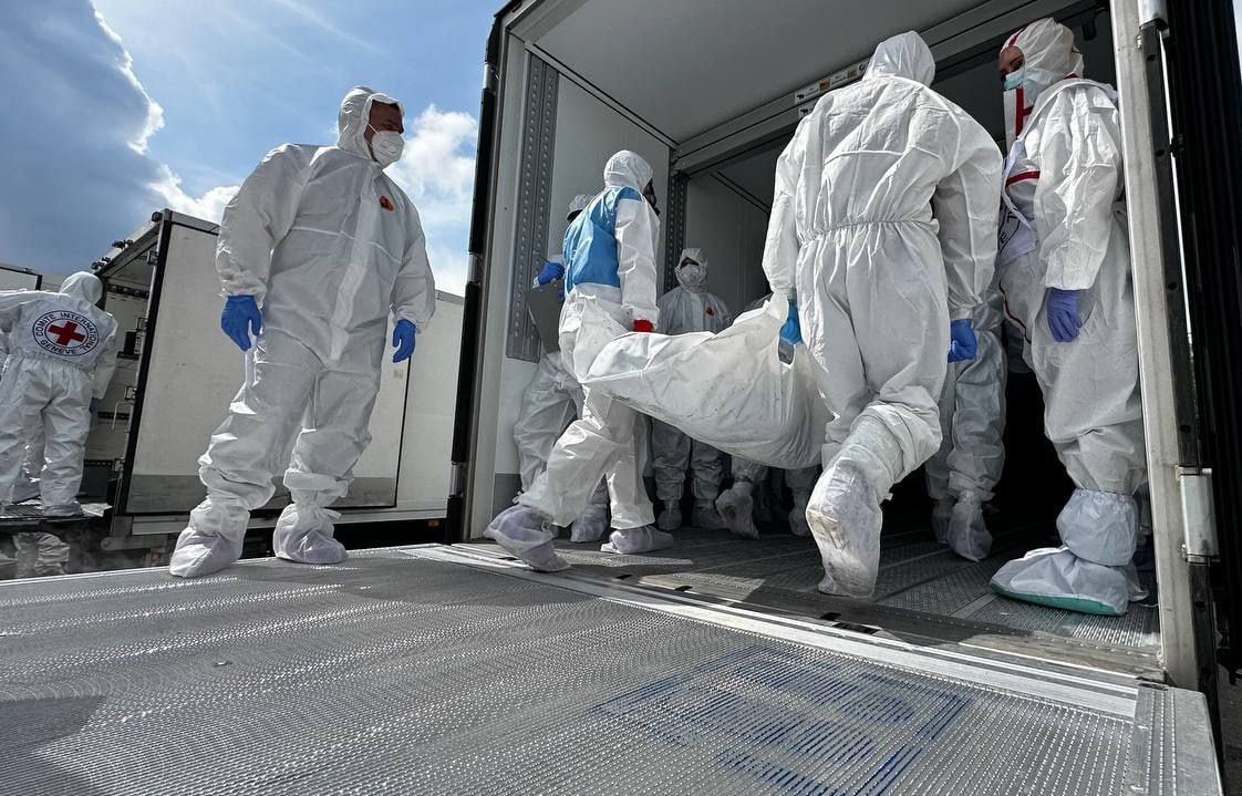 Another 1000 dead Ukrainian soldiers have been returned to Kiev today. 

Only 19 Russian dead were received in return. 

Meanwhile, the deluded Western media still peddle the fantasy that Russian losses are many multiples of what Ukrianes