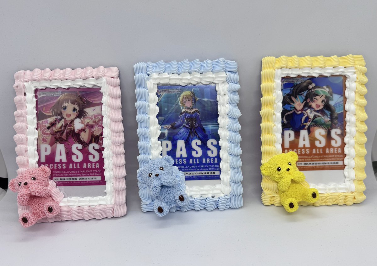 Kamen_rider_0's tweet photo. プリマトルテさん（@primatorte）のPOPUP後夜祭でお迎えした作品が届いたよ♪

くまちゃんのカードケースを新たに2カラーと、僕がプリマトルテさんを知るきっかけになったケーキのメモスタンド。
今回は王道のいちごショートケーキ🍰

先の青とも併せてCuCoPa揃い踏みになったよ。 https://t.co/INwivRNbzI
