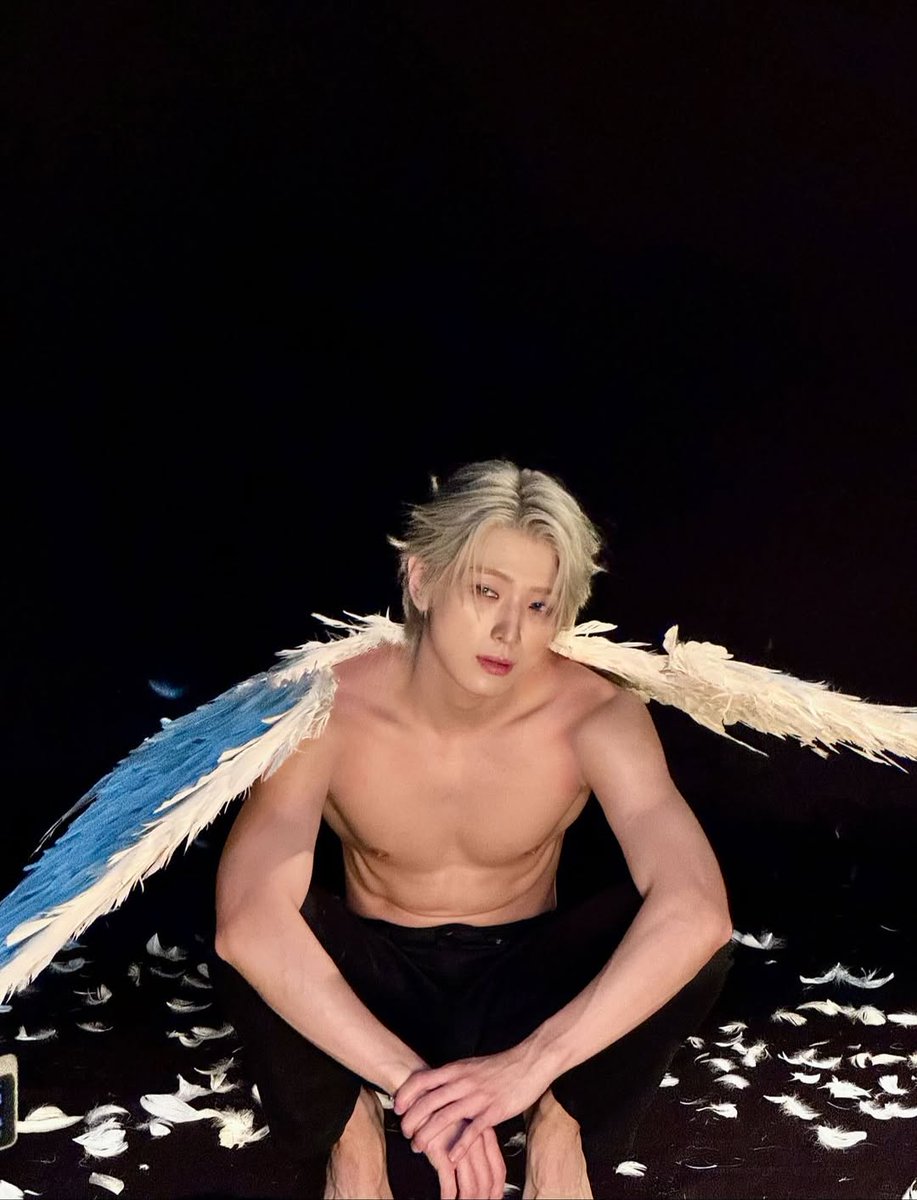 CIX_Instagram's tweet photo. 250819 #용희 yongh_1 instagram
https://t.co/qjq0YuUuxs

👼🤍 https://t.co/krt4OiAqip