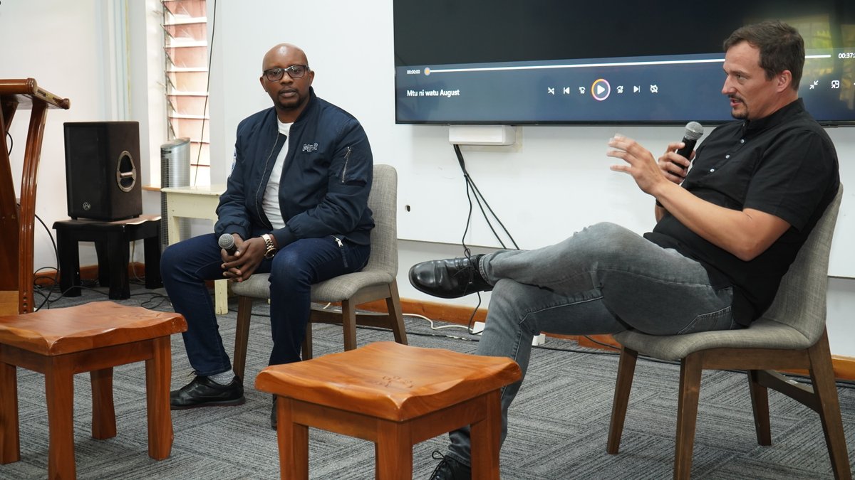 The_BIEA's tweet image. #BIEAaEvents
✨ An engaging discussion for research assistants after the screening of "Mtu ni Watu" by Hauke-Peter Vehrs &amp;amp; Richard Kiaka
📲More: biea.ac.uk/events/mtu-ni-…
#FilmScreening #Fieldwork #ResearchAssistants #Kenya @CRC228 @UniBonn @UniCologne