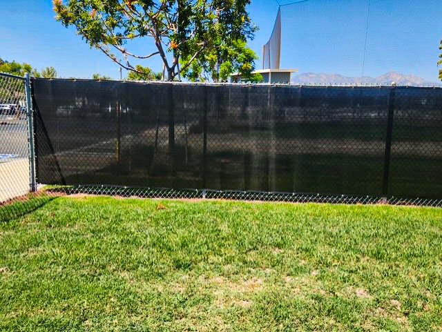 collins_comp's tweet photo. Ontario Christian School’s field in Ontario, CA is looking sharper than ever with their new black privacy windscreen! Built to last, designed to stand out. Proud to support @OCSKnights in our community! 🙌
#OntarioChristianSchool #CollinsCompany #SchoolUpgrades #communitypride https://t.co/tAZsluBENg