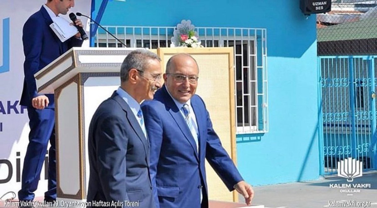 Kültür ve Turizm Bakan Yardımcımız, kendi ifadesiyle programlarımızı dost kontenjanından teşrif eden pek muhterem hocamız, dostumuz Prof. Haluk Dursun’u vefatının sene-i devriyesinde rahmet ve hasretle yâd ediyoruz.