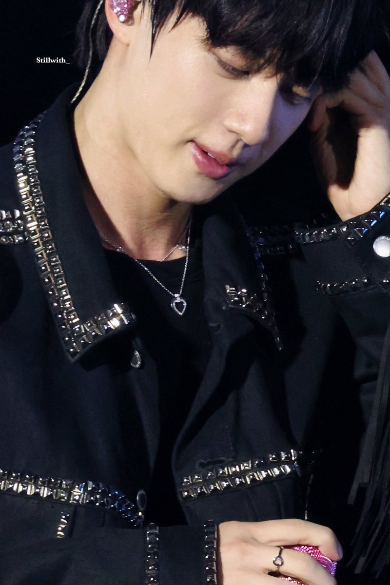 unedited 🫦

#방탄소년단진 #김석진 #석진 #진  #BTSJIN #JIN 
#Jin_TOUR_KOREA #RUNSEOKJIN_epTOUR_KOREA
<a href="/BTS_twt/">방탄소년단</a>