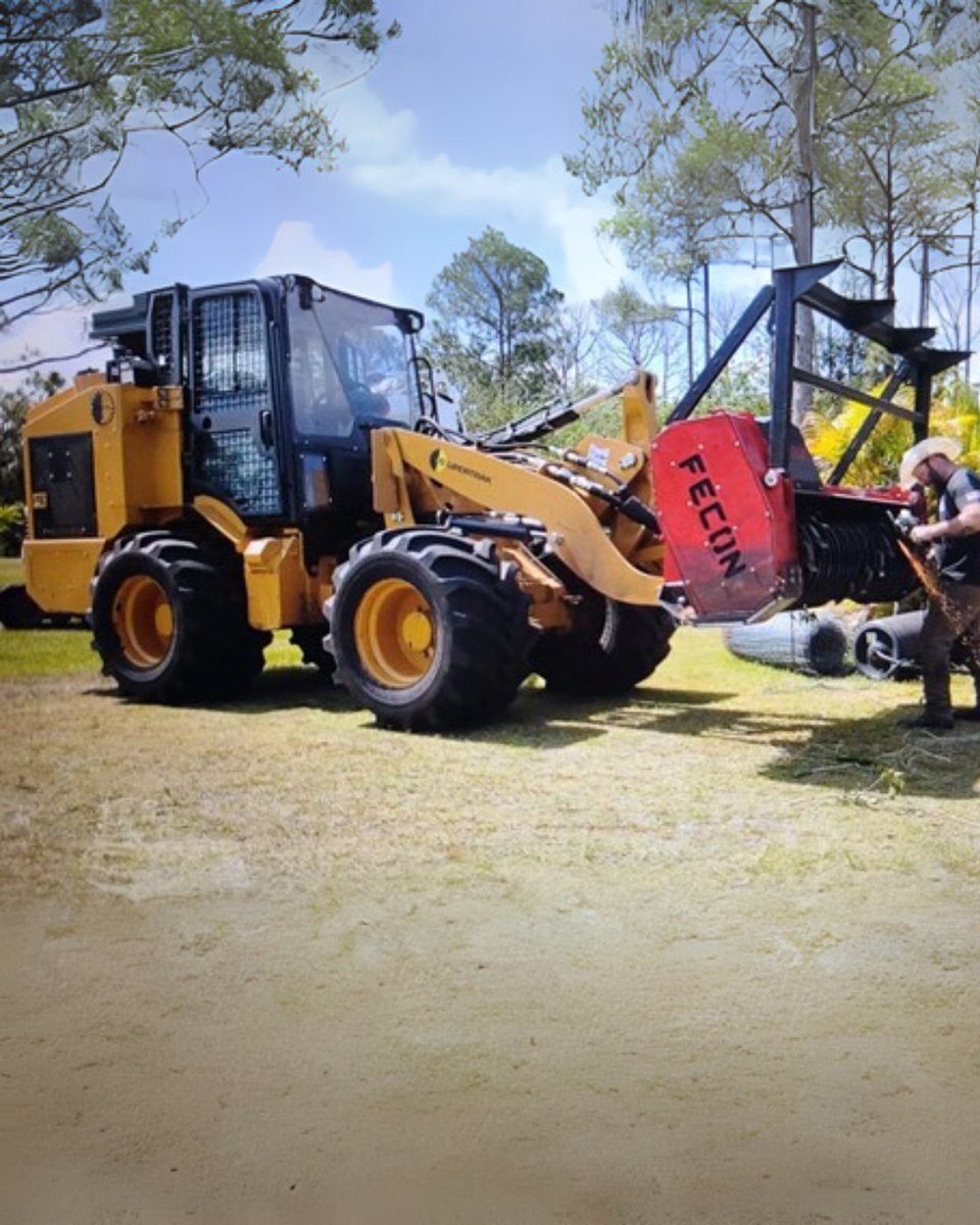 FEATURED LISTING: Check out this 𝟐𝟎𝟐𝟏 𝐒𝐔𝐏𝐄𝐑𝐓𝐑𝐀𝐊 𝐒𝐊𝟏𝟗𝟎𝐑𝐓𝐋 from #MachineryTrader

✨In Great Working Condition
🕟1,175 Hours
🚚New Windshield 

Head to ow.ly/e6Tm50WHGef for more information!

#UsedEquipmentSale #WheelMulchers #Forestry