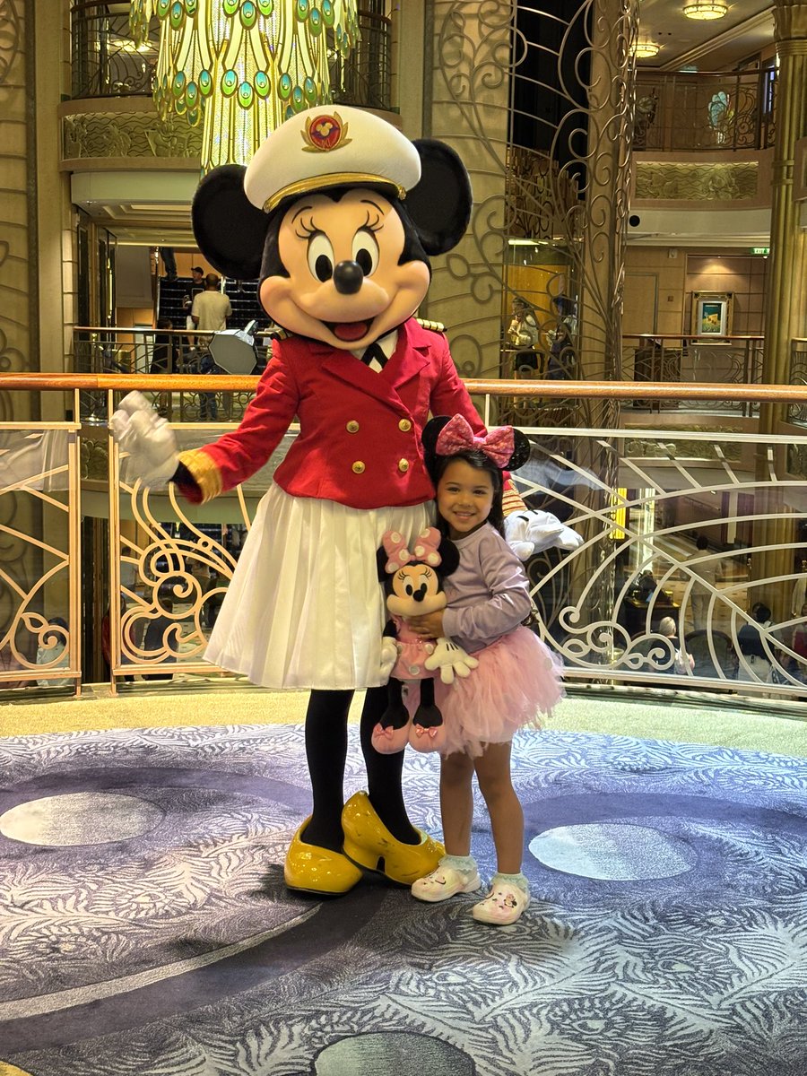 Nothing makes you more happier than seeing your child so happy…Disney Cruise for kids is just magical