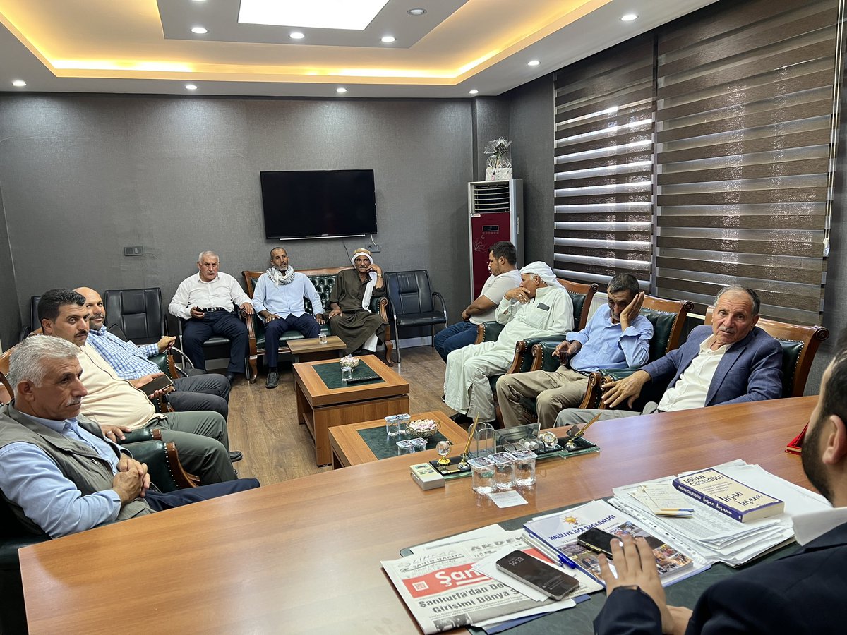 Mahalle Muhtarlarımız ve Mahalle Sakinlerimiz İlçe Başkanımız Mustafa Bağmancı’yı Ziyaret Ettiler.

Yeşilköy Mahalle Muhtarı Ahmet Yeşil ,
Halime Mahalle Muhtarı Aziz Demir ,
Yukarı Yazıcı Mahalle Muhtarı Hasan Irmak , Aşağı Yazıcı Mahalle Muhtarı Halil Aslan , Altıntepe Mahalle