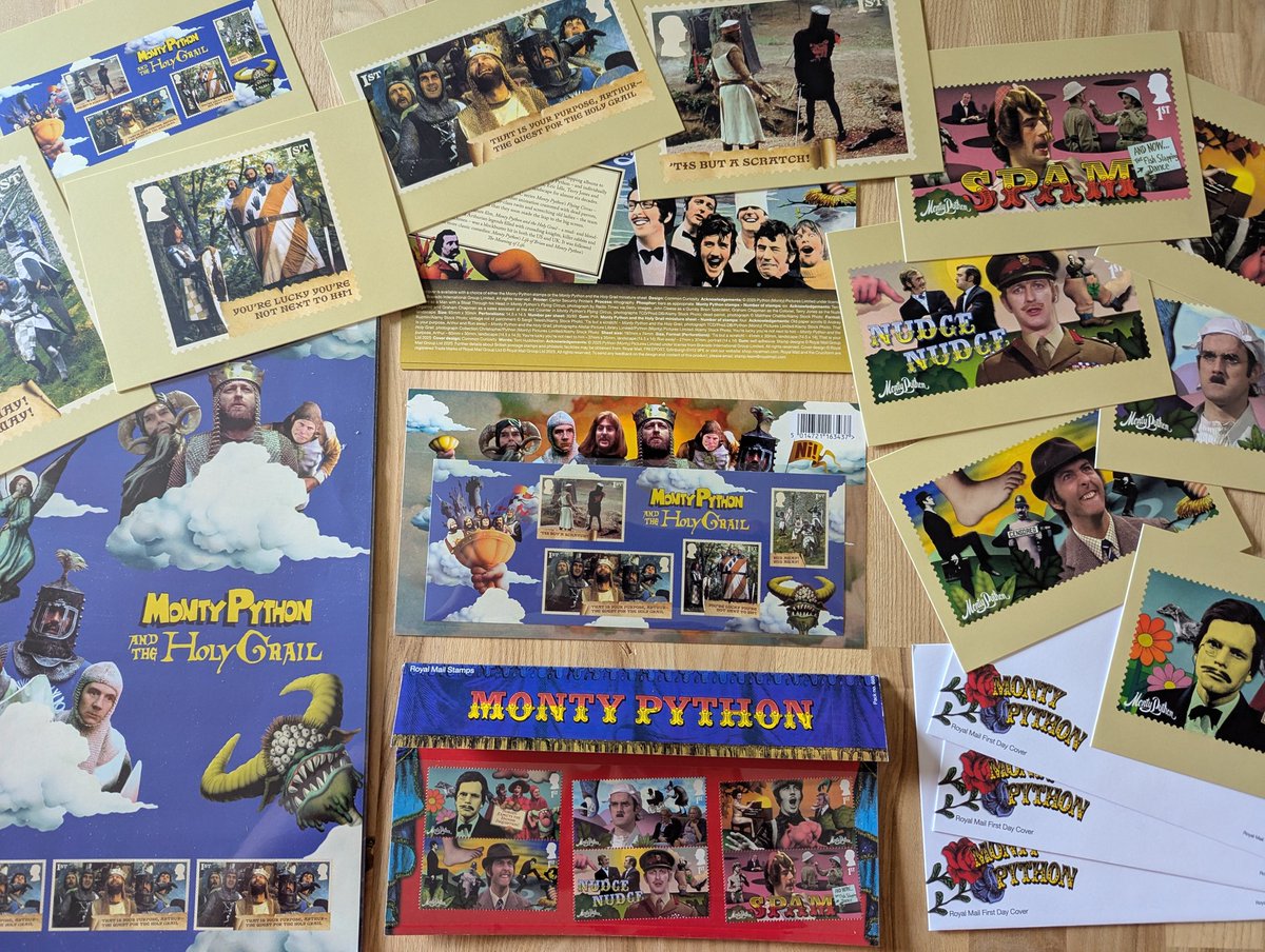 ASalvadorini's tweet image. Do I have any pen pal? 🙏😇😅

#montypython #royalmail #stamps