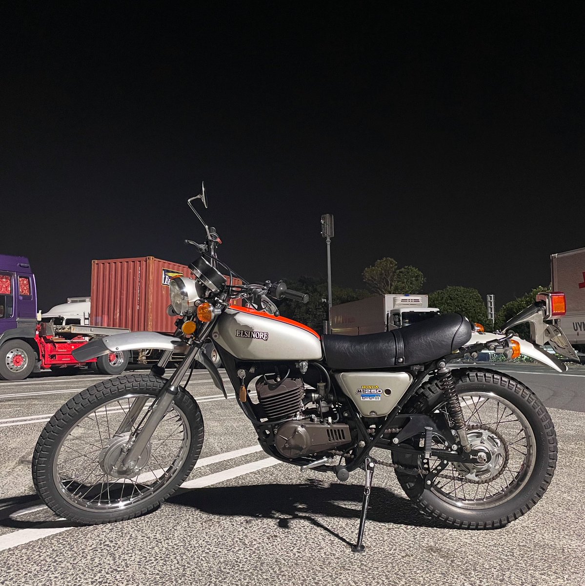 potatokikuchi2's tweet image. #バイクの日
B 貧乏なのに
K 数が増える
B バイクたち
ヒィ〜ヤ！
#BKB