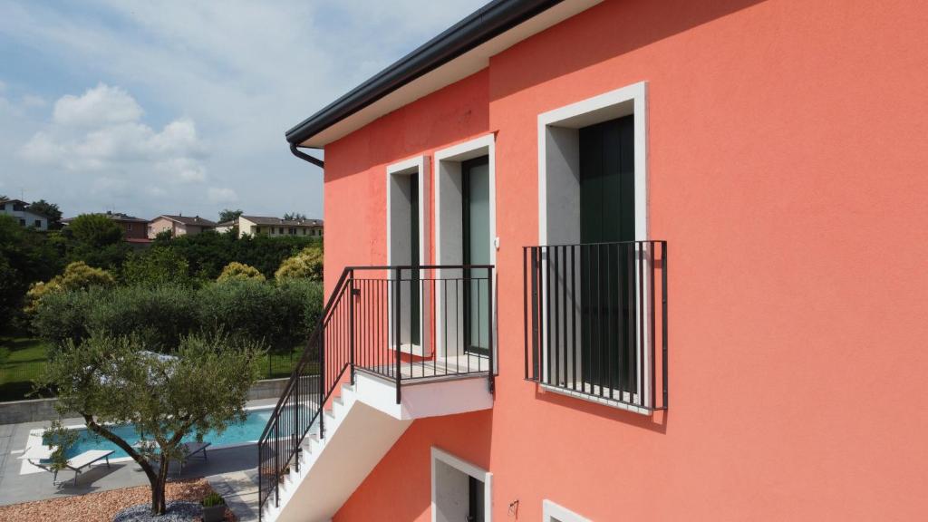 Amici del Twitter i tempi sono maturi per attenzionarvi questo posticino tra Verona, lago di Garda e Valpolicella dove trascorrere qualche giorno in relax 🏠☀️
(Relais la Terrazza)