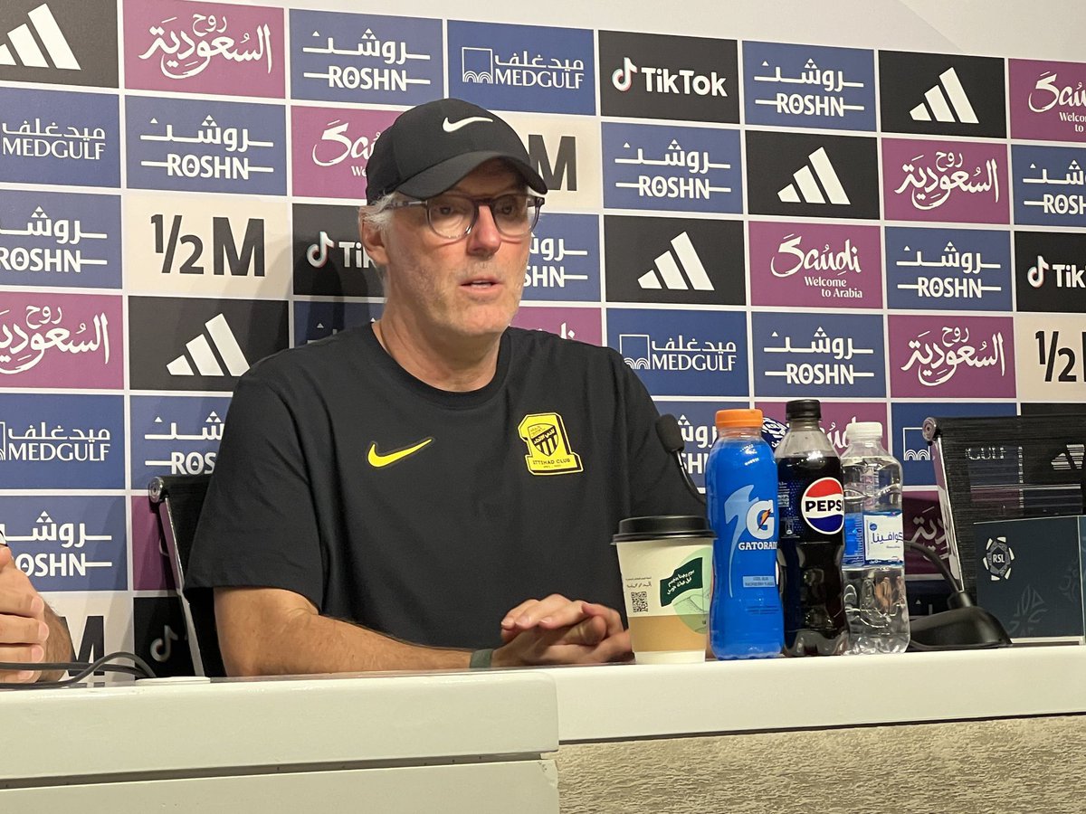 -
( لم يكُن الغرق مشروطاً بالماءِ ،  فقط )

احياناً تغرق في مدرب

_