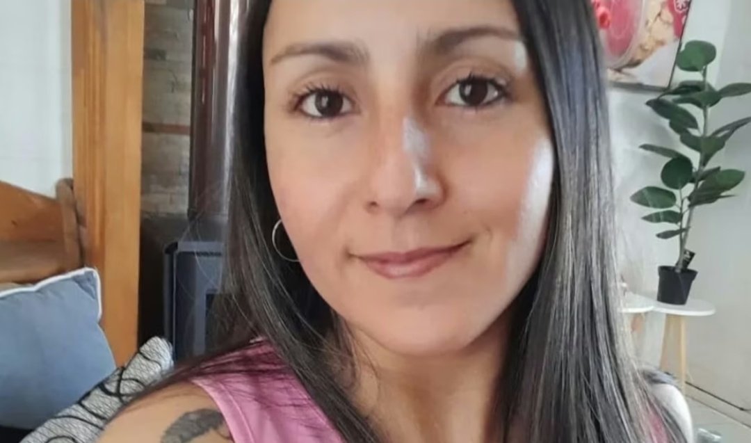 lobofacho's tweet photo. 🔴 Los responsables del asesinato ayer de Paola Riveros, frente a su hija en San Pedro de la Paz  es el @GobiernodeChile 

🔴Los responsables del asesinato de Michael Peñaloza hoy en una parcela en Curacaví es el @GobiernodeChile 

🔴 Los responsables del asesinato de Carolina Callejas y  Rodrigo González en Graneros es el @GobiernodeChile