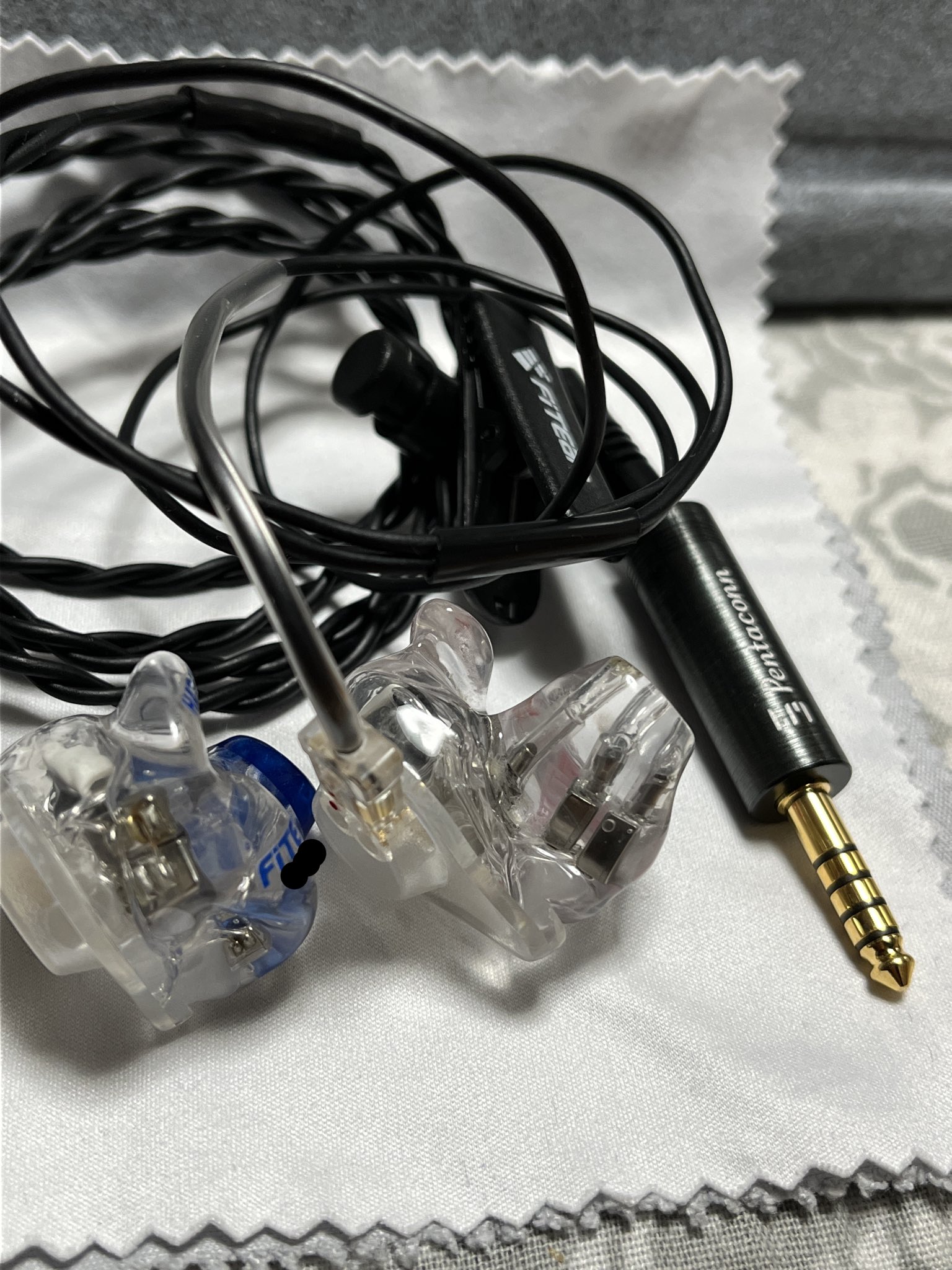 FitEar - Search / X