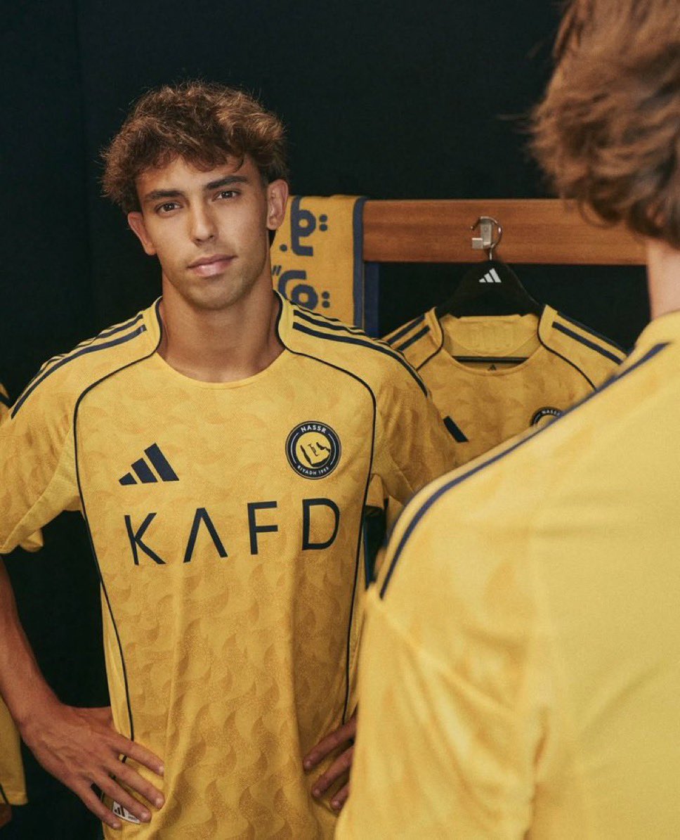 يا عالم انصفوهم ارجوكم 
ياناس انصفوهم ارجوكم

كتموا الاتحاد لحالهم ولعبوا بصفوفهم انصفوووهم انصفوووهم
💛💛💛💛💛💛💛💛💛💛💛