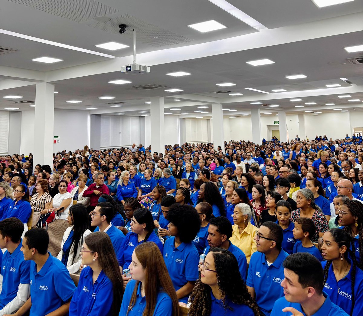 Nos reunimos con líderes Miraístas del Valle de Aburrá y del Oriente para avanzar con acciones que fortalezcan a Antioquia y sus regiones.