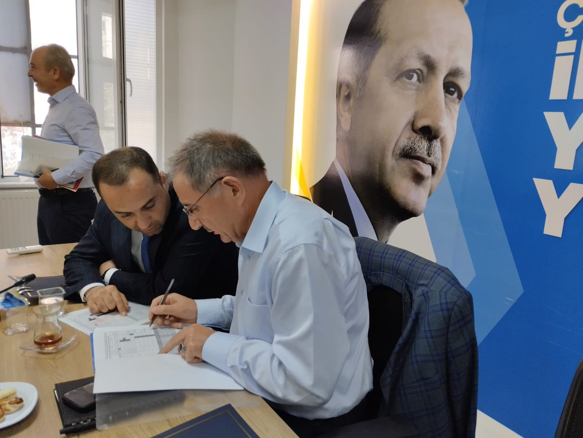 İlyas Şeker 🇹🇷 (@ilyasseker41) on Twitter photo Çankırı <a href="/ak_cankiri/">AK Parti Çankırı İl Başkanlığı</a> il Teşkilatımızda il başkanımız Koray ERDOĞAN’ın evsahipliğinde yıllarca cennet vatanımıza hizmet etmiş, Cumhurbaşkanımız sayın <a href="/RTErdogan/">Recep Tayyip Erdoğan</a>’a yol arkadaşlığı yapmış önceki dönem İl Başkanları, milletvekil dostlarımızla istişarede bulunduk.<a href="/Akparti/">AK Parti</a> Çankırı <a href="/ak_cankiri/">AK Parti Çankırı İl Başkanlığı</a> il Teşkilatımızda il başkanımız Koray ERDOĞAN’ın evsahipliğinde yıllarca cennet vatanımıza hizmet etmiş, Cumhurbaşkanımız sayın <a href="/RTErdogan/">Recep Tayyip Erdoğan</a>’a yol arkadaşlığı yapmış önceki dönem İl Başkanları, milletvekil dostlarımızla istişarede bulunduk.<a href="/Akparti/">AK Parti</a>