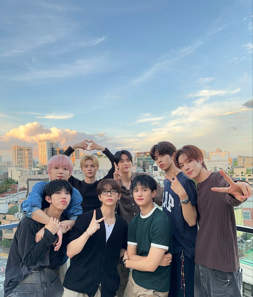 8TURN_official's tweet photo. [📷]
#오늘의턴_250819

오랜만에 만나서 반가웠어 터닝
우리 같이 화이팅 하자👍🏻

#8TURN #에잇턴 #エイトターン
#Electric_Heart
#8TURN_Electric_Heart https://t.co/DAWmWfutpM