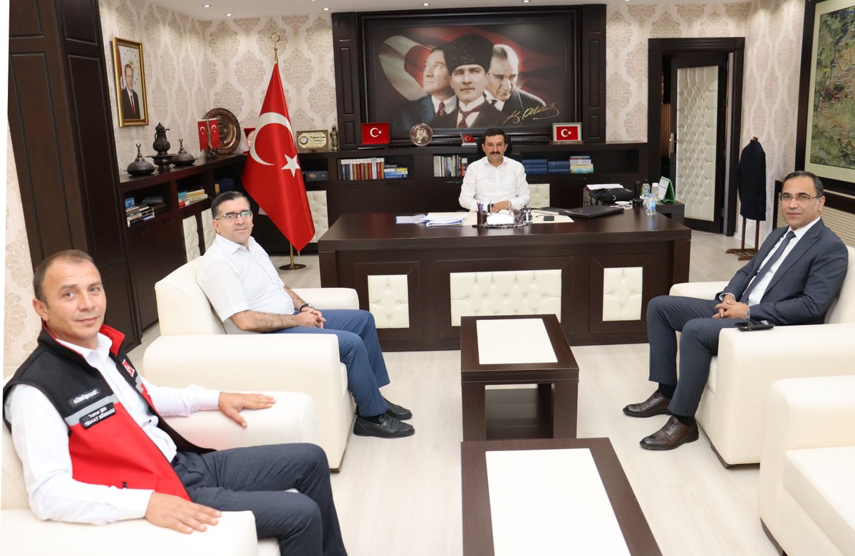 Gümüşhane İl Tarım ve Orman Müdürlüğü (@gumushanetarim) on Twitter photo İl Müdürümüz Dr. Ahmet Mesut Kıraç, beraberinde İl Müdürü Yardımcısı Tahsin Uzun ve Kelkit İlçe Müdürü Yavuz Şen ile birlikte, Kelkit Kaymakamlığı görevine atanan Sayın Mahmut Sami Yılmaz'ı makamında ziyaret ederek hayırlı olsun ziyaretinde bulundu.
<a href="/A_KIRAC/">Dr. Ahmet Mesut KIRAÇ</a> İl Müdürümüz Dr. Ahmet Mesut Kıraç, beraberinde İl Müdürü Yardımcısı Tahsin Uzun ve Kelkit İlçe Müdürü Yavuz Şen ile birlikte, Kelkit Kaymakamlığı görevine atanan Sayın Mahmut Sami Yılmaz'ı makamında ziyaret ederek hayırlı olsun ziyaretinde bulundu.
<a href="/A_KIRAC/">Dr. Ahmet Mesut KIRAÇ</a>