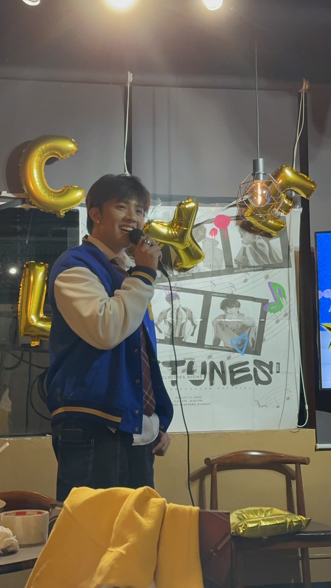 Kala ko late na ko buti umabot pa🤎
Sana nag mukang uniform yung ootd ko😅straight from other bday party😅

UNITUNES: CLYODIES NIGHT 
#ClydeScape 
#PaintTheBeatWithClyde