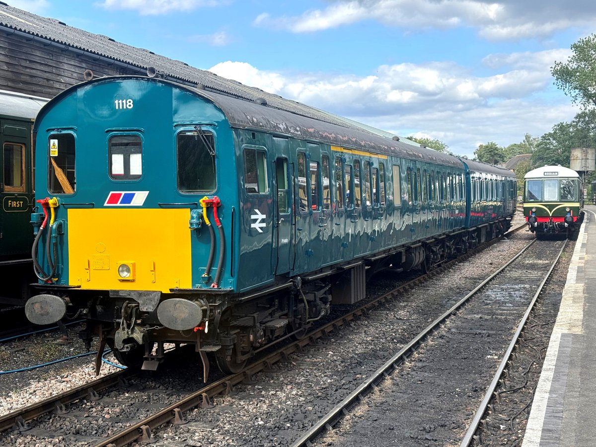 🚆 All aboard the legendary “Thumper” 1118! On loan to KESR this classic 1957 DMU runs on 22 &amp; 25 Aug. A must-see for rail fans!  #HeritageRailway #Thumper #ClassicTrains 
Book online and save kesr.org.uk