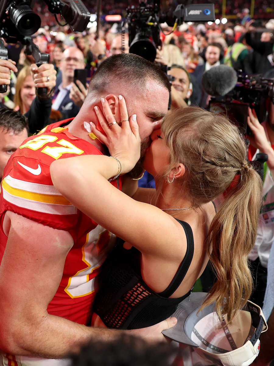 Dünya çiftler günümüz kutlu olsun kocam. ❤️‍🔥