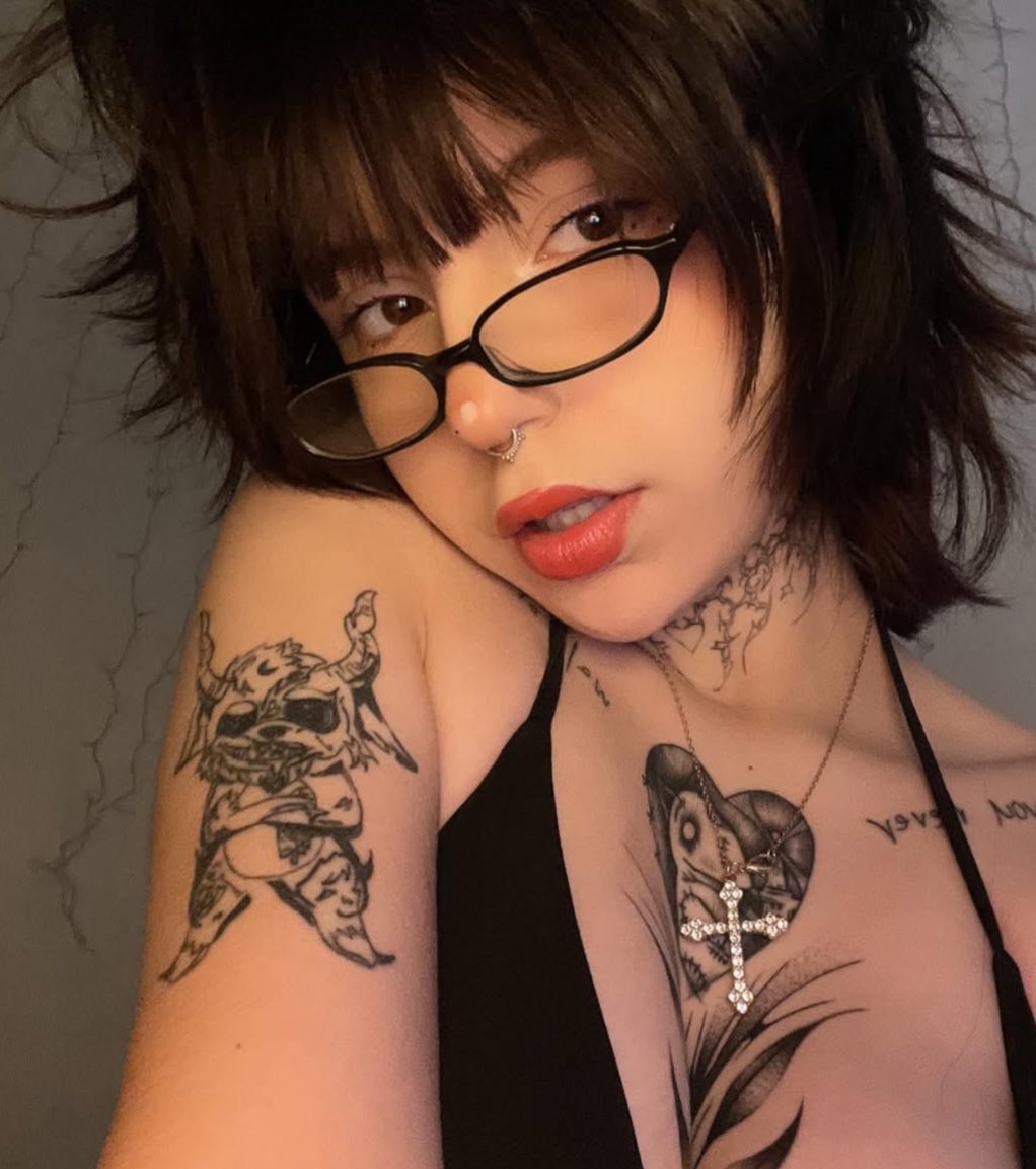 𝓘zumi, U. girl power tweet media