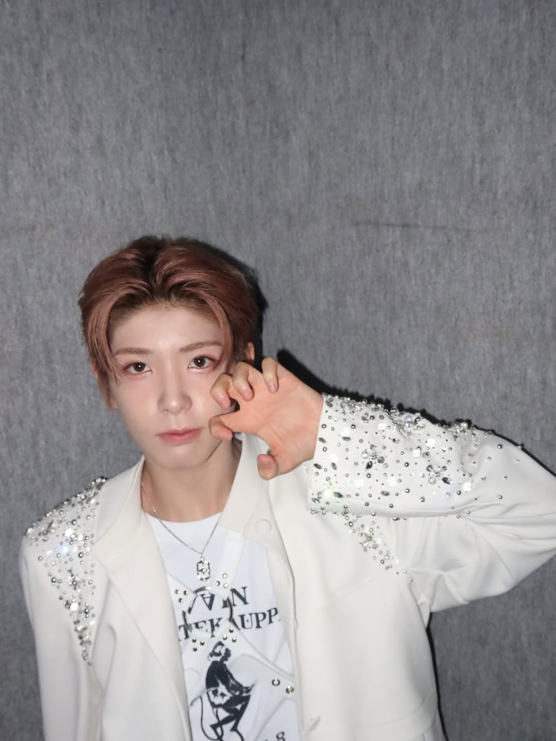 ݁ on X: 