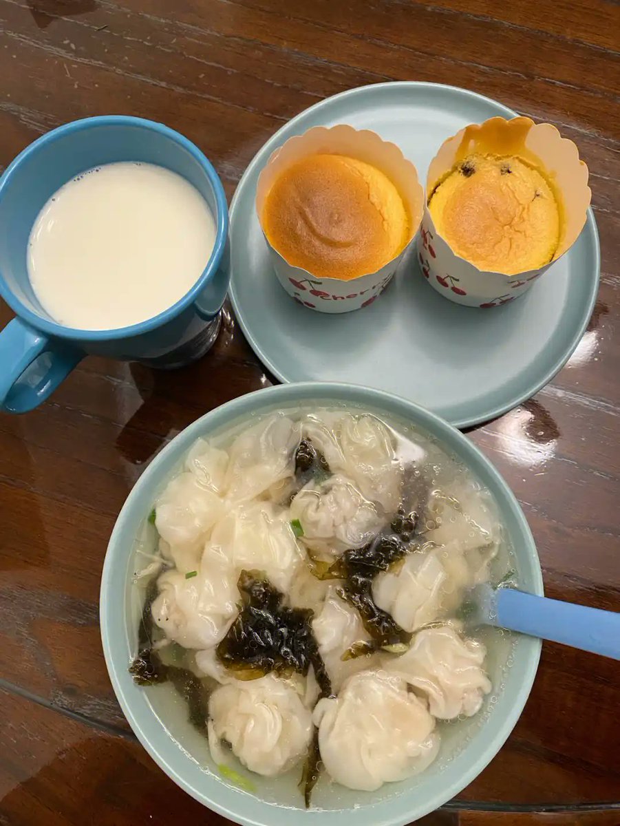 fjtdbde's tweet image. Good morning, everyone! I’m about to start my breakfast. Do you want to have some too?