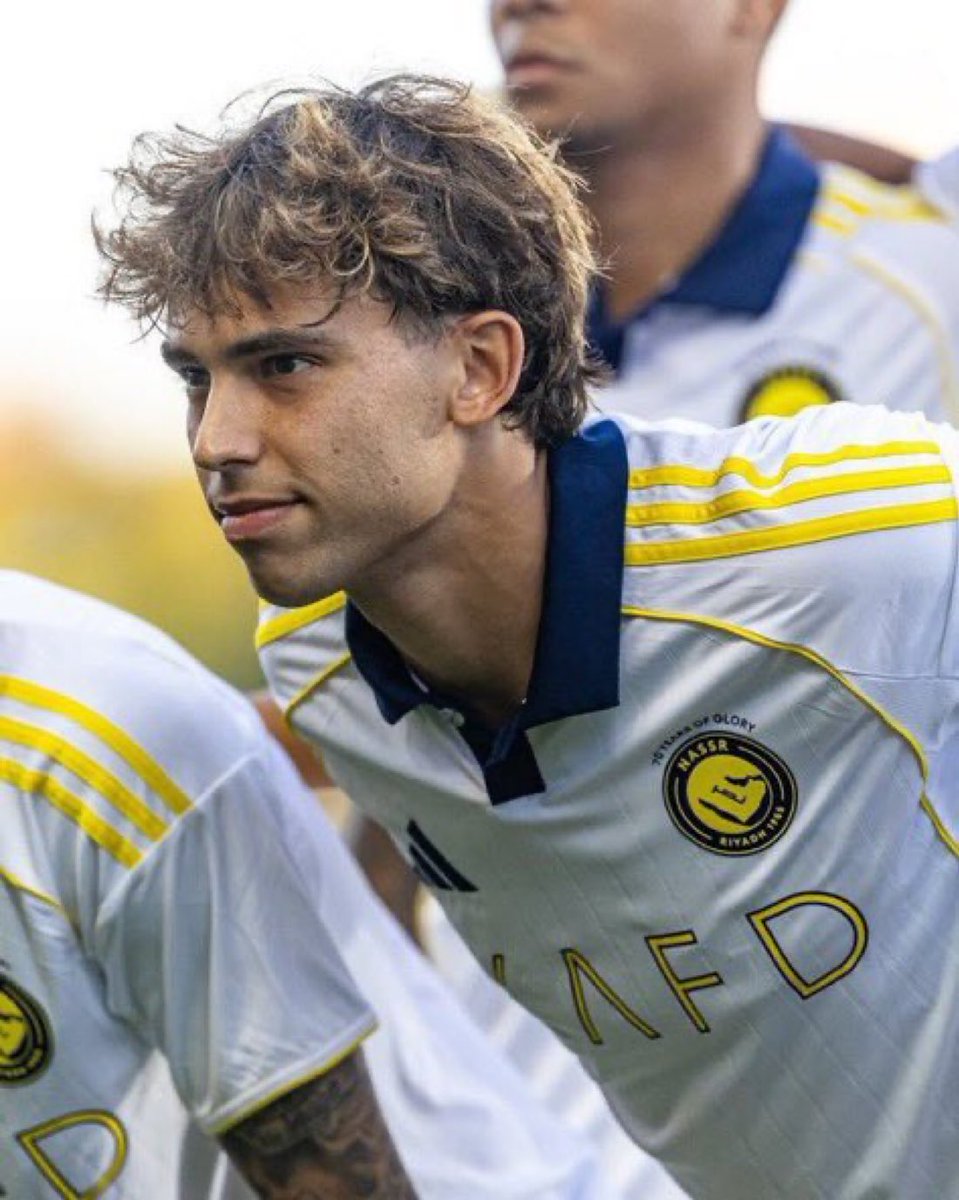 ✅ سجل هدف
✅ الاعلى تقييم
✅ 3 مراوغات صحيحة
✅ صنع فرصة محققة

— افضل لاعب في المباراة!