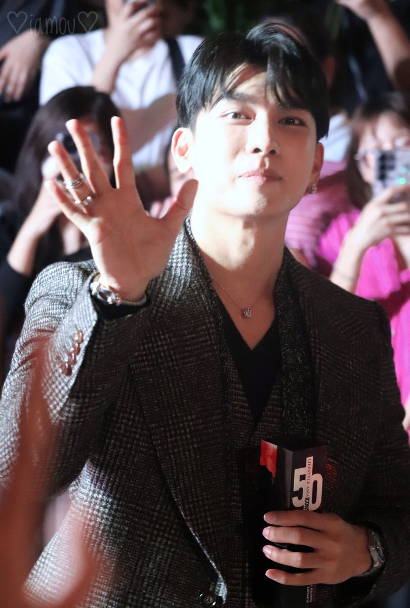 ou_am_i's tweet photo. 👋👋
MEWTUL CHANGEMAKERS

@MSuppasit
#LSA50ICONSxMEW
#LSA50ICONS
#LifestyleAsiaTH
#MewSuppasit https://t.co/MdSAFOOiCf
