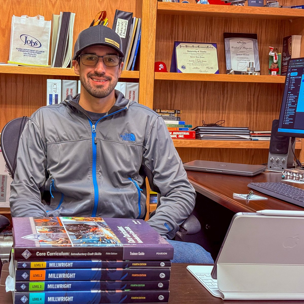 pwsc_alaska's tweet image. 🚧#PWSC #Millwright Instructor Spencer Heston is setting up our new, larger shop space—designed for hands-on training. It’s not too late to join this high-demand program and launch your career.

📞 907-834-1626 | bairish@alaska.edu

#ValdezAlaska