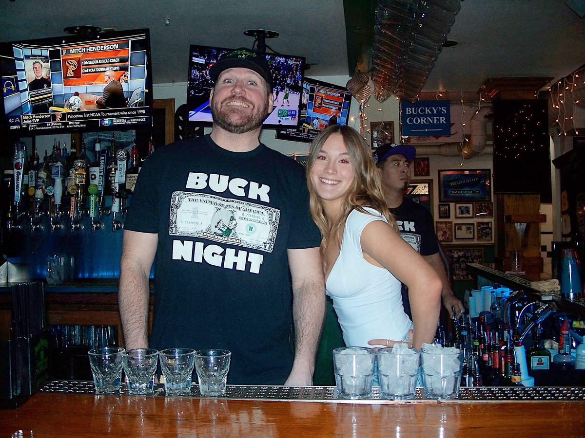 It’s TUESDAY CASH ONLY BUCK NIGHT at Riley’s! 💵 This means $1 well drinks and shots, $2 bottle and draft beer, and $3 call drinks from 9:00 PM until close. Cash only! We have an ATM. Get here! ☘️